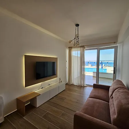 Happy Blue 1 * Vlore
