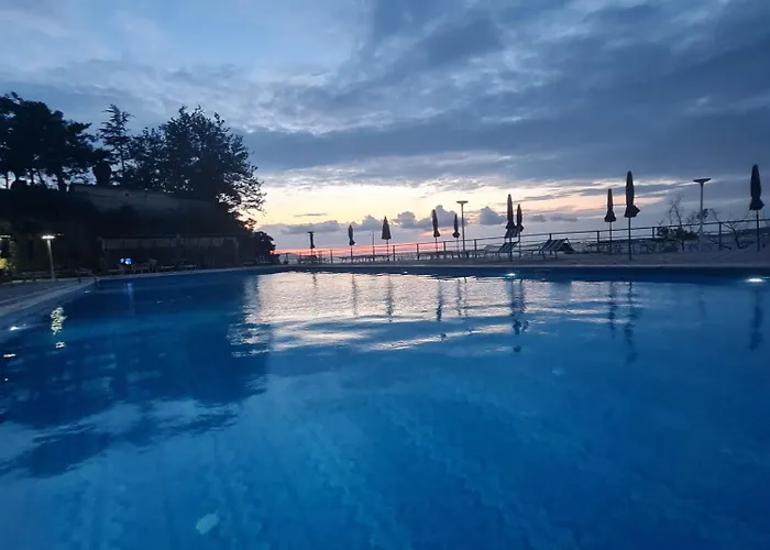 Happy Blue 1 Wlora